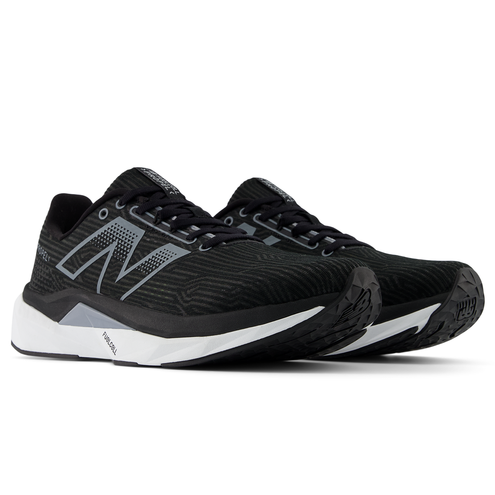 Férfi futócipő New Balance FuelCell Propel v5 MFCPRLB5 – fekete