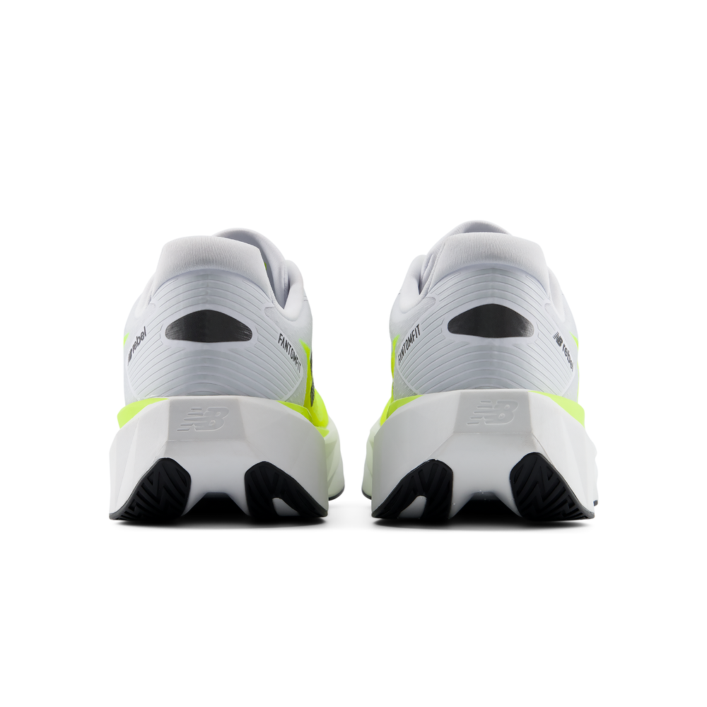 Férfi futócipő New Balance FuelCell Rebel v5 MFCX1V1 – fehér