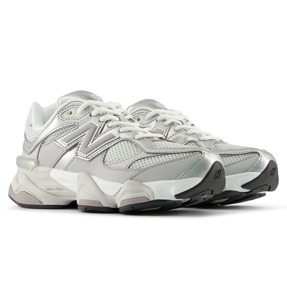 Gyermekcipő New Balance G90602LB – szürke