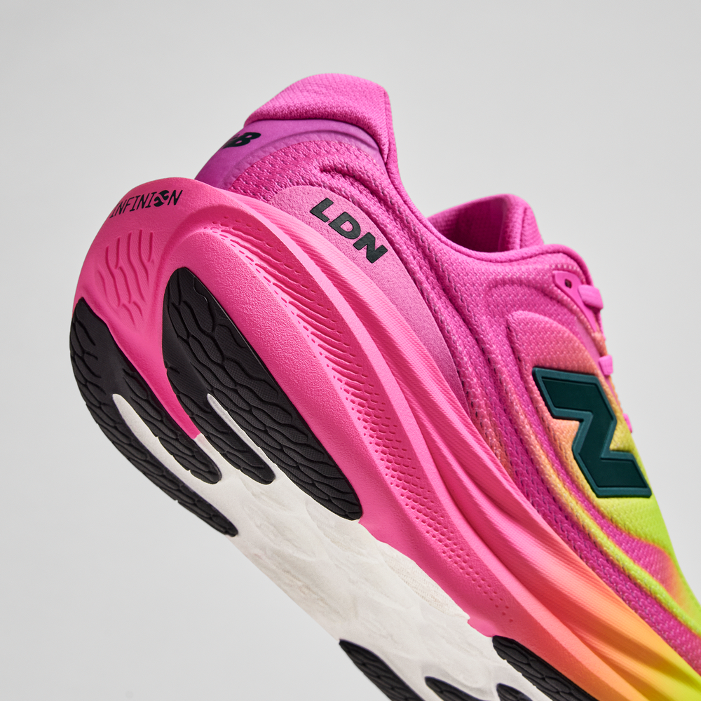 Férfi futócipő New Balance FuelCell SC Elite V5 TCS London Marathon MRCEL55L – rózsaszín