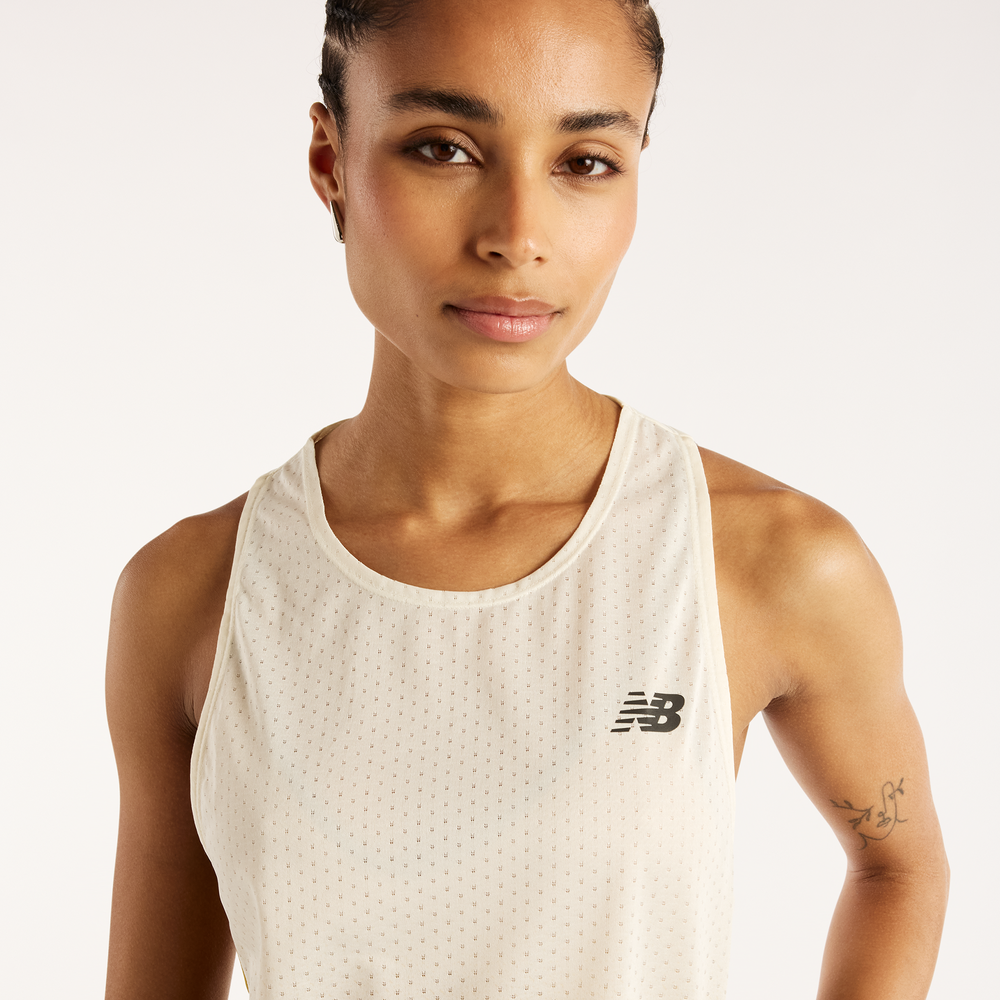 Női póló New Balance Viz-Tech Run – bézs