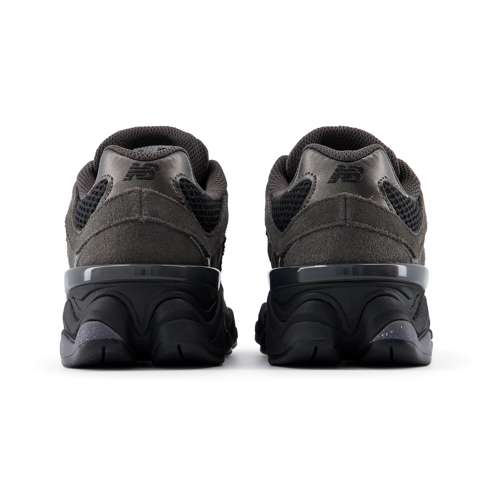 Gyermekcipő New Balance G90606YK – barna
