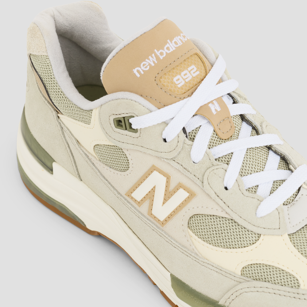 Unisex cipő New Balance U992720 - bézs