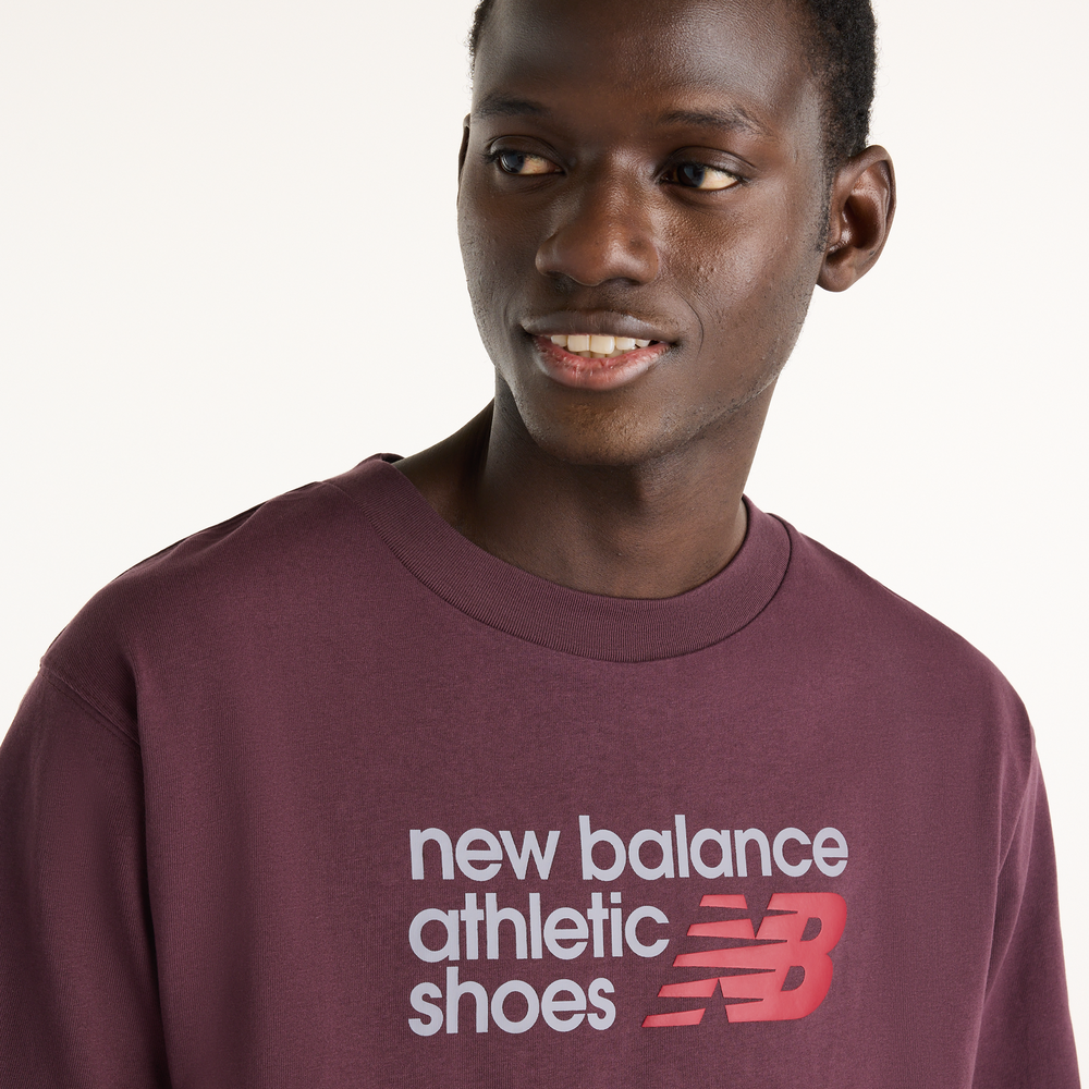 Férfi póló New Balance Athletics Premium Relaxed Chest Logo – bordó