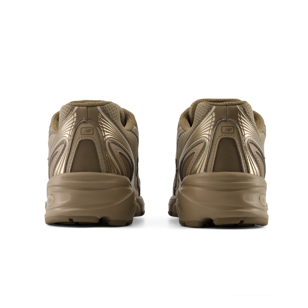 Unisex cipő New Balance U7402XX – barna