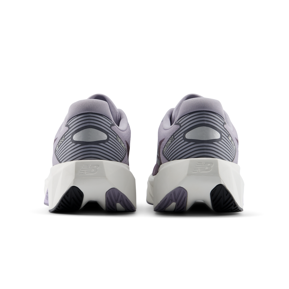 Férfi futócipő New Balance FuelCell Rebel v5 MFCX2JO – lila