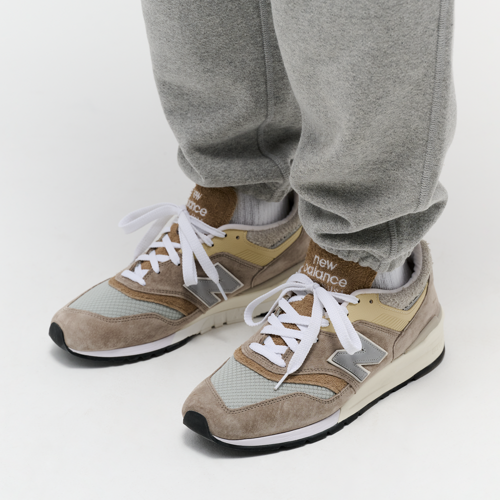 Férfi nadrág New Balance MADE in USA MP43547AG – szürke
