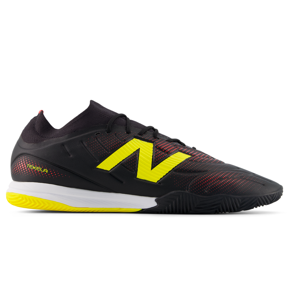 Férfi teremcipő New Balance TEKELA TEAM LOW LACED IN V5 UT3IL4EI – fekete