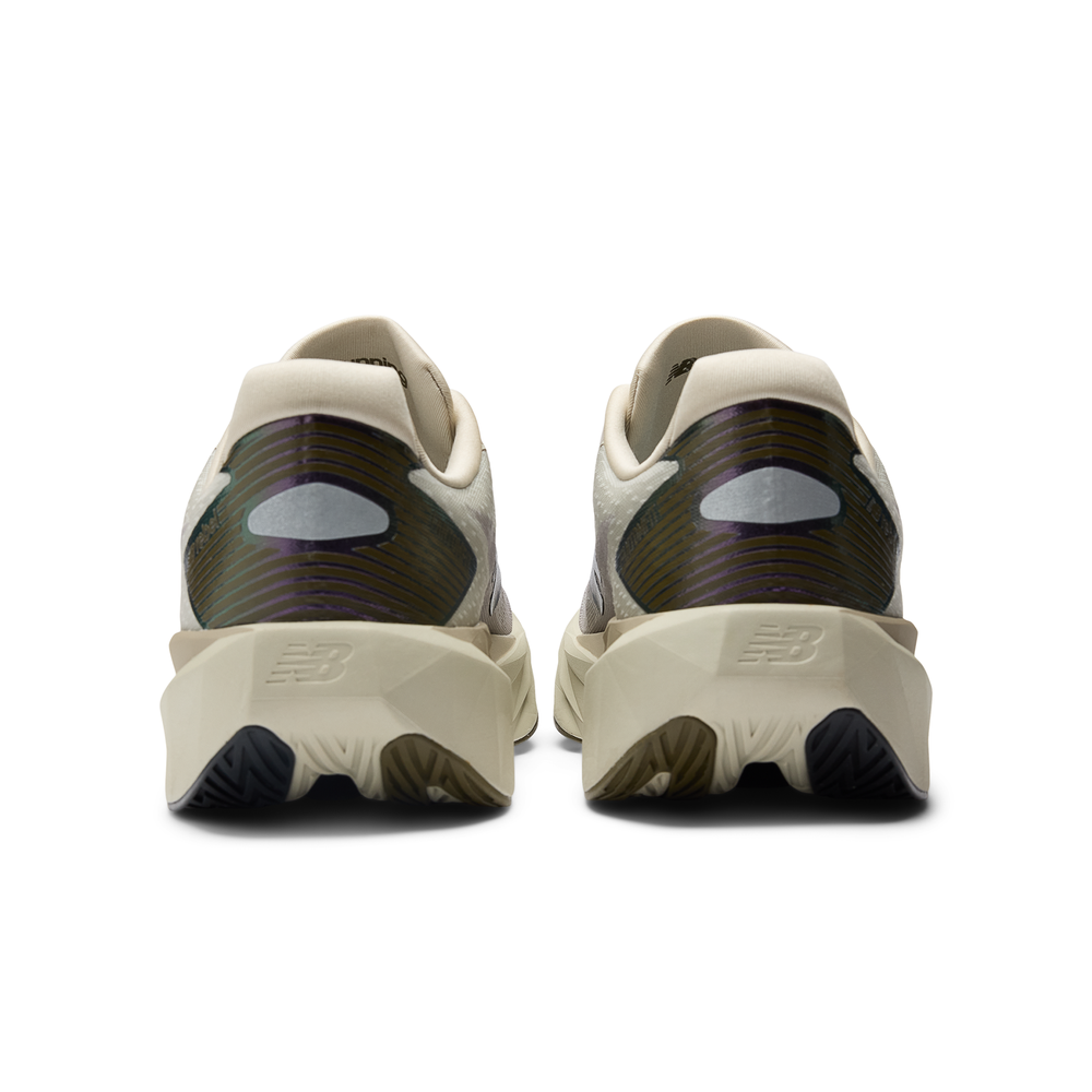 Férfi futócipő New Balance FuelCell Rebel v5 MFCXPA5 – bézs