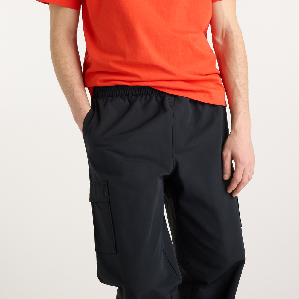 Férfi nadrág New Balance Cargo – fekete