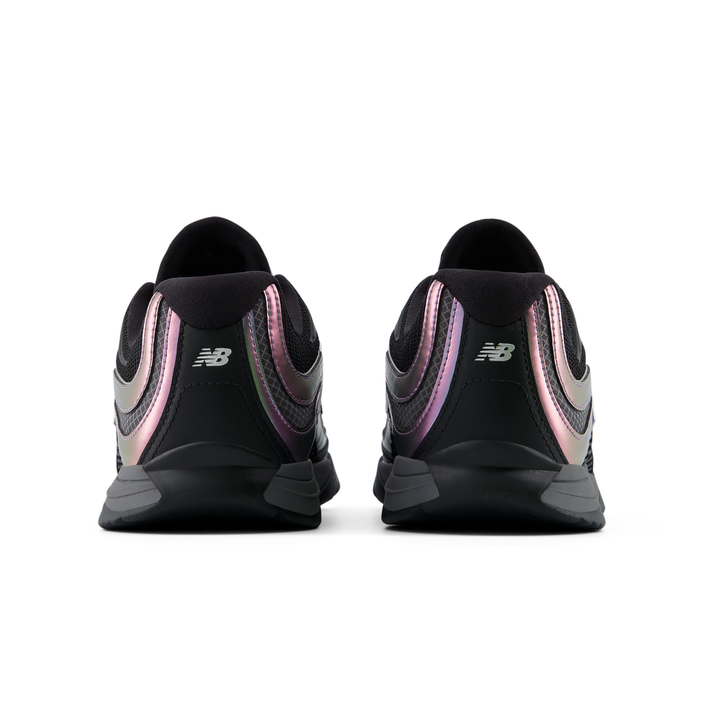 Unisex cipő New Balance URC562L1 – fekete