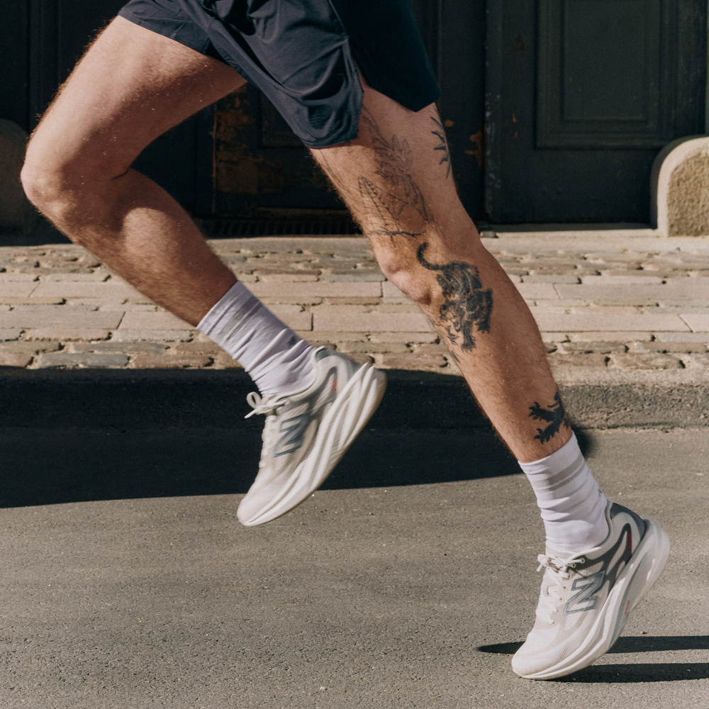 Férfi futócipő New Balance nfinion SuperComp Rebel v1 MREBX9S5 – bézs