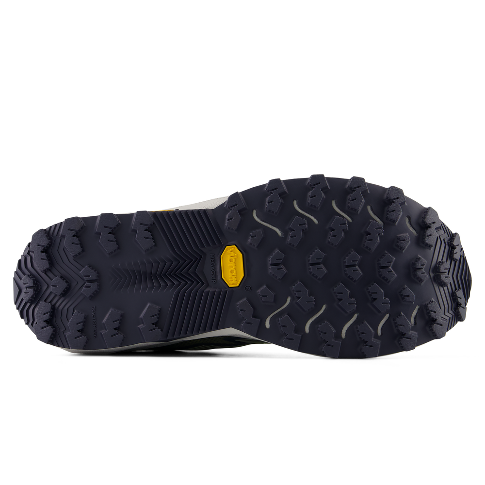 Férfi futócipő New Balance FuelCell Rebel Trail MRBT8CQ – zöld