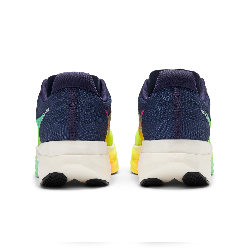 Női futócipő New Balance FuelCell SC Elite V5 WRCEL7UH – sötétkék