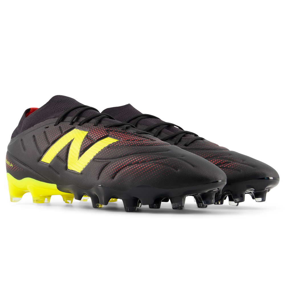 Férfi focicipő New Balance TEKELA TEAM FG V5 UT3FL43H – fekete