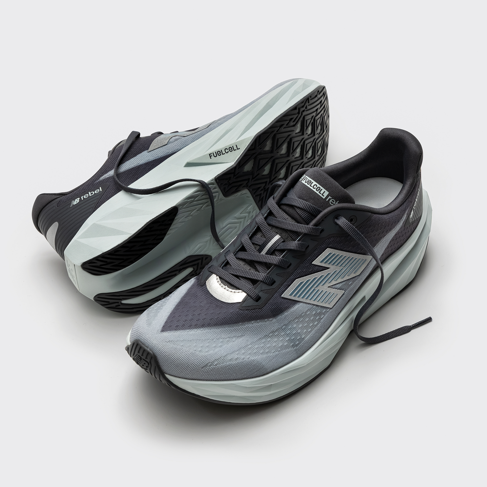 Férfi futócipő New Balance FuelCell Rebel v5 MFCX7CH – lila
