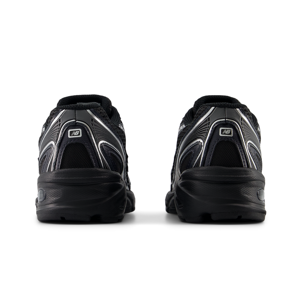 Gyermekcipő New Balance GR740BM – fekete