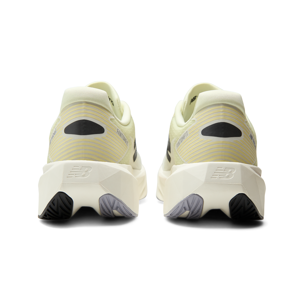 Férfi futócipő New Balance FuelCell Rebel v5 MFCX8QY – sárga