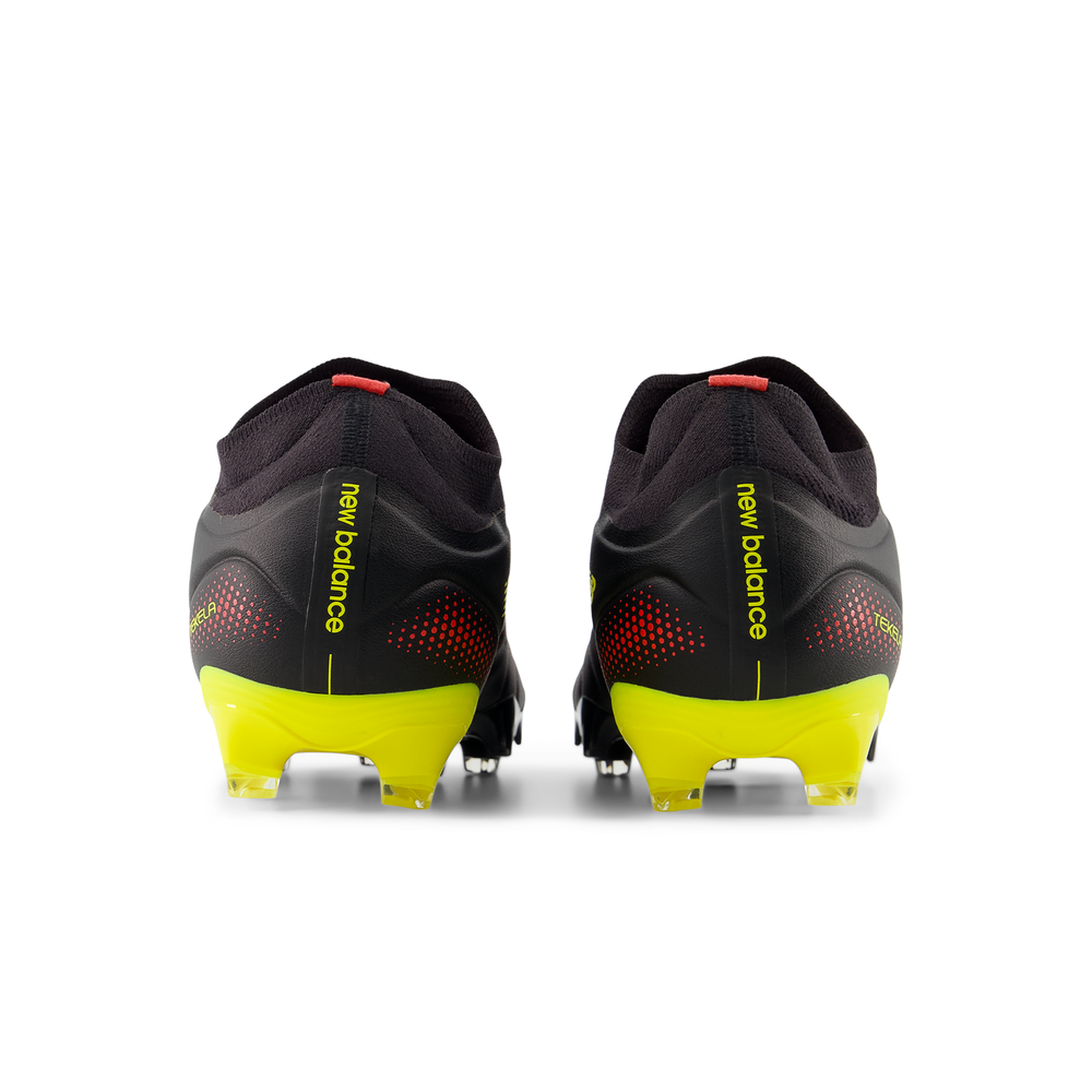 Férfi focicipő New Balance TEKELA TEAM FG V5 UT3FL43H – fekete
