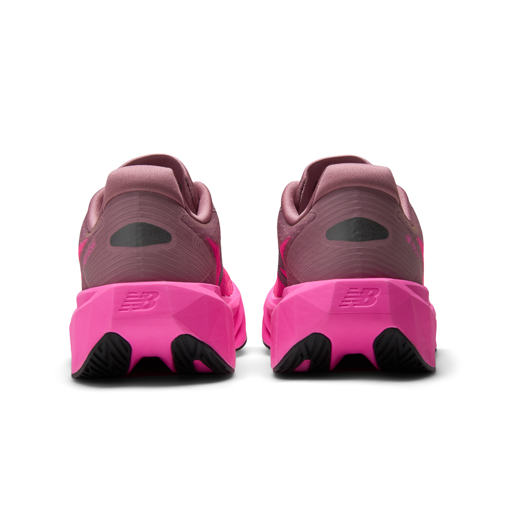 Női futócipő New Balance FuelCell Rebel v5 WFCX70N – rózsaszín
