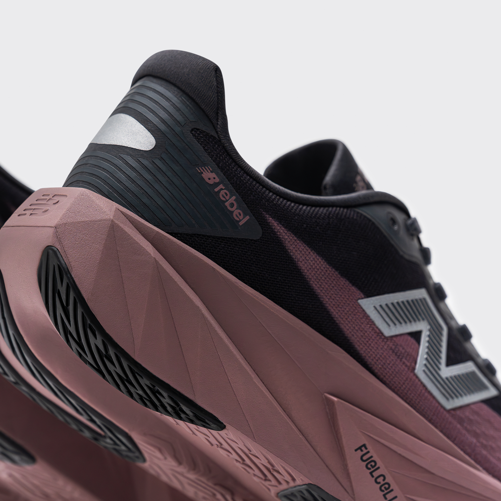 Női futócipő New Balance FuelCell Rebel v5 WFCX3WA – rózsaszín