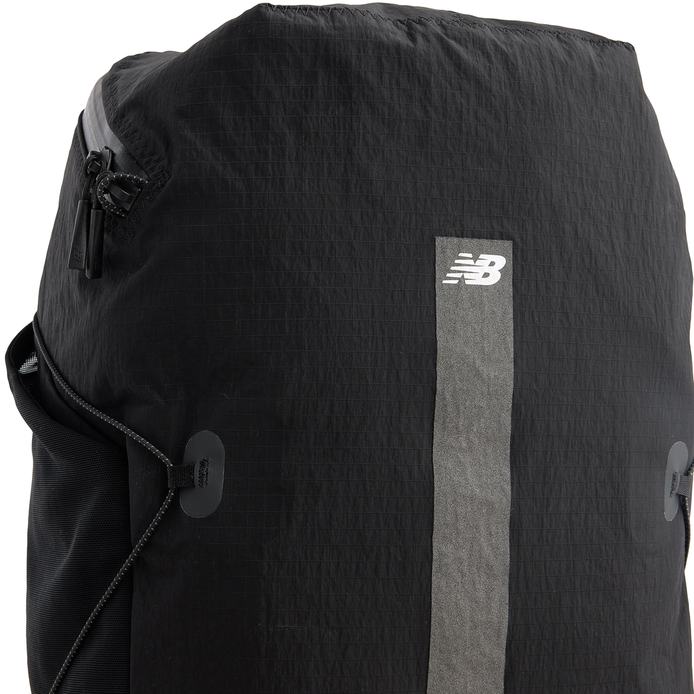 Hátizsák New Balance AC8227UBK – fekete