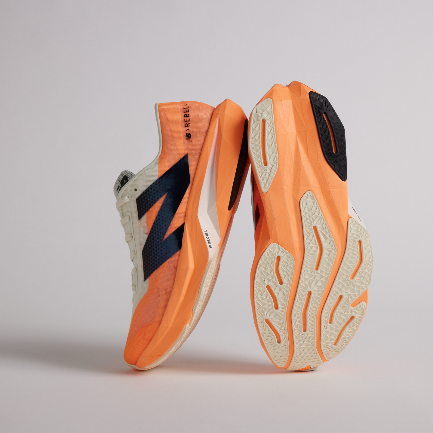 Futócipő New Balance FuelCell Rebel v4 MFCXCO4 – narancssárga