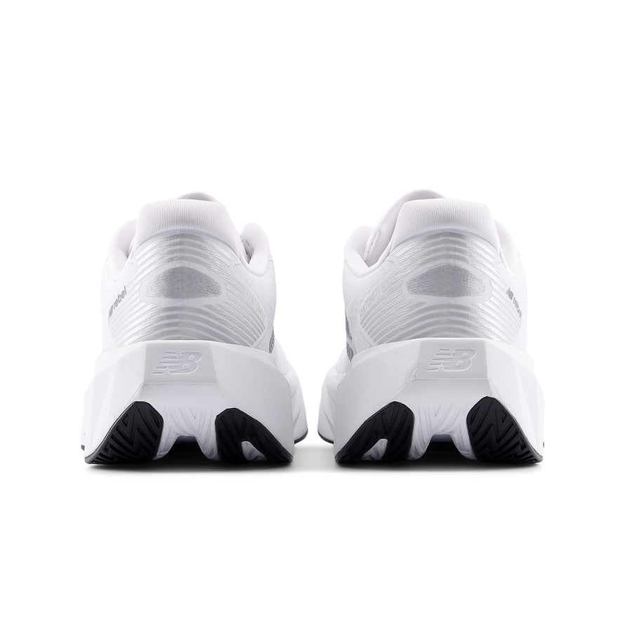 Női futócipő New Balance FuelCell Rebel v5 WFCXLM5 – fehér