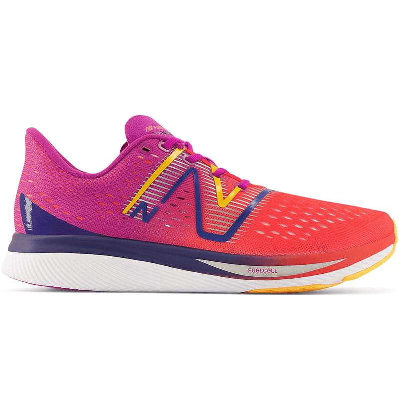 

Női futócipő New Balance FuelCell SuperComp Pacer WFCRRCE – piros