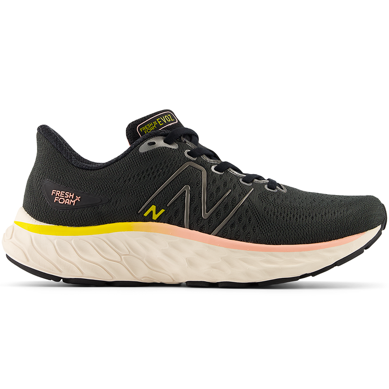 

Női futócipő New Balance Fresh Foam Evoz v3 WEVOZRK3 – fekete